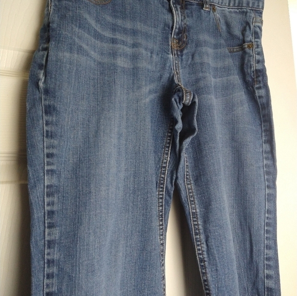 Lands End5 pocket medium wash blue jeans. Size 4 - Picture 2 of 8